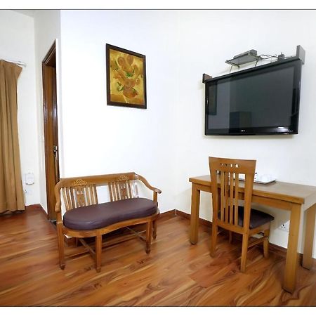 Hotel Oscar - Hauz Khas New Delhi Eksteriør billede