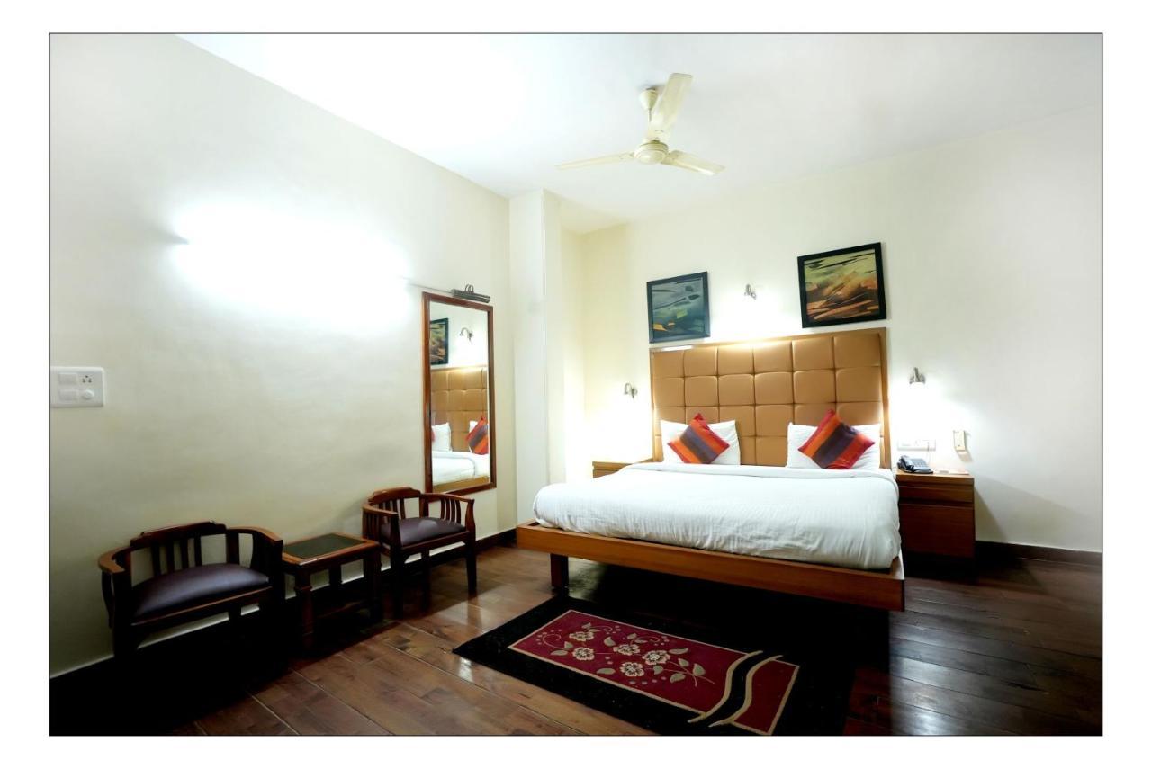 Hotel Oscar - Hauz Khas New Delhi Eksteriør billede