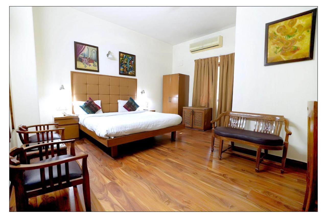 Hotel Oscar - Hauz Khas New Delhi Eksteriør billede