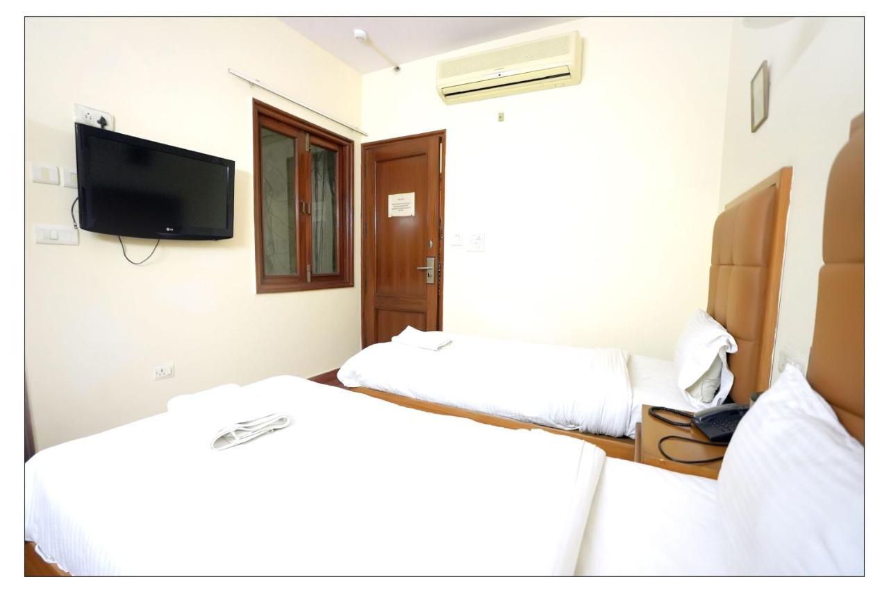 Hotel Oscar - Hauz Khas New Delhi Eksteriør billede
