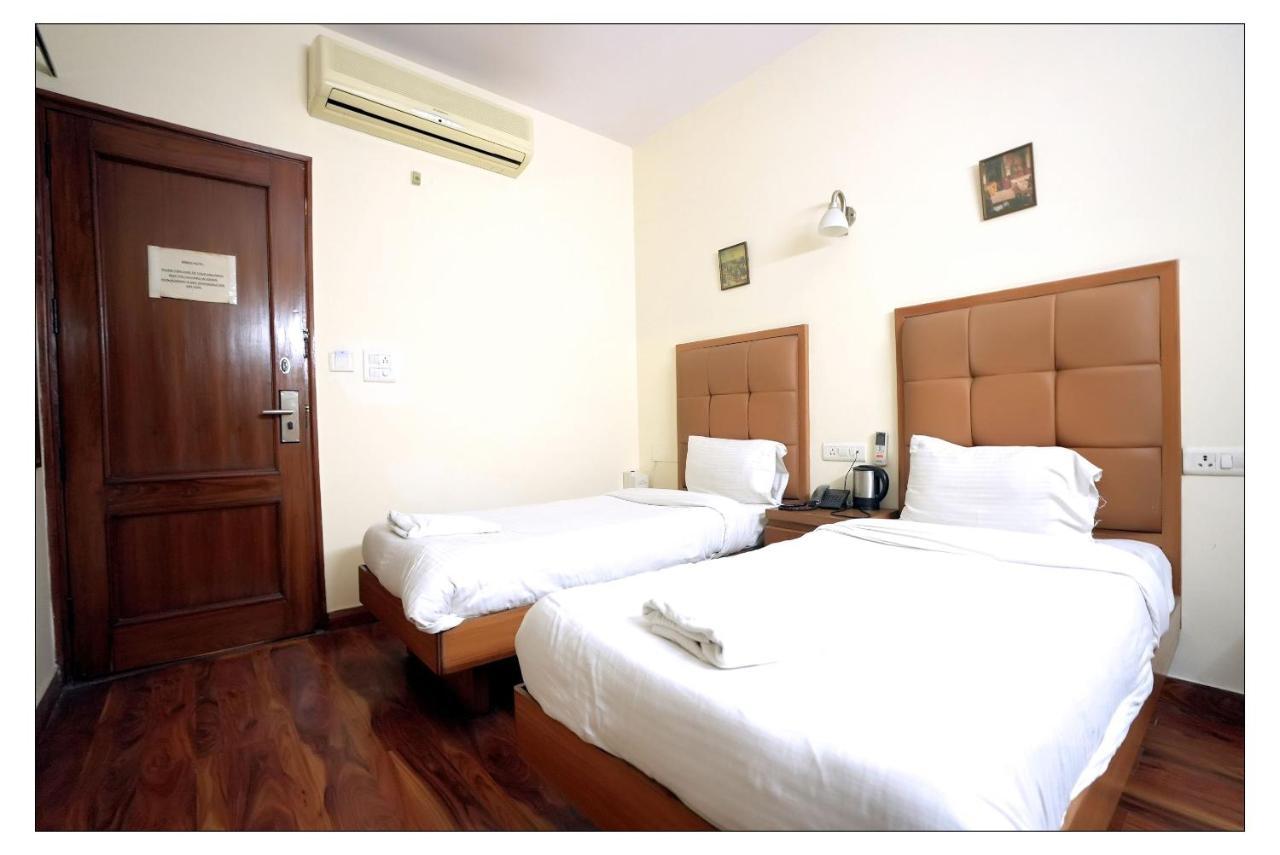Hotel Oscar - Hauz Khas New Delhi Eksteriør billede