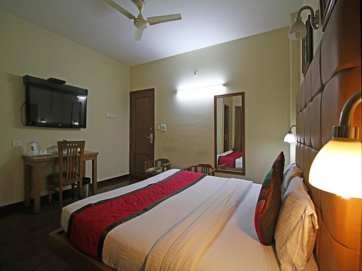 Hotel Oscar - Hauz Khas New Delhi Eksteriør billede