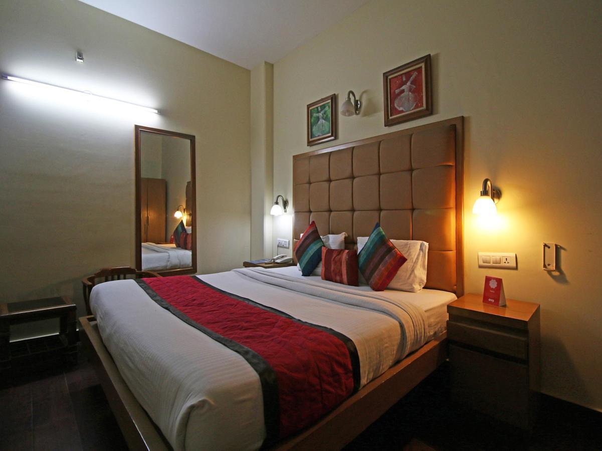 Hotel Oscar - Hauz Khas New Delhi Eksteriør billede